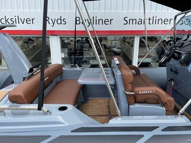 Brig Inflatable Boats Eagle 6,7 RIB med F225 hk Mercury-EFI 4
