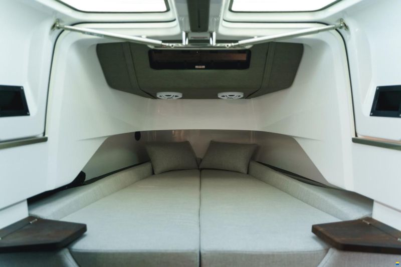 Axopar 37 XC Cross Cabin