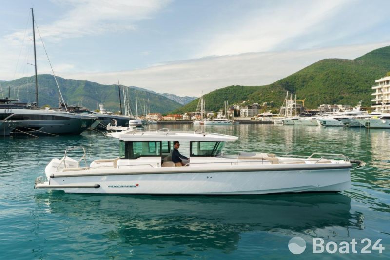 Axopar 37 XC Cross Cabin
