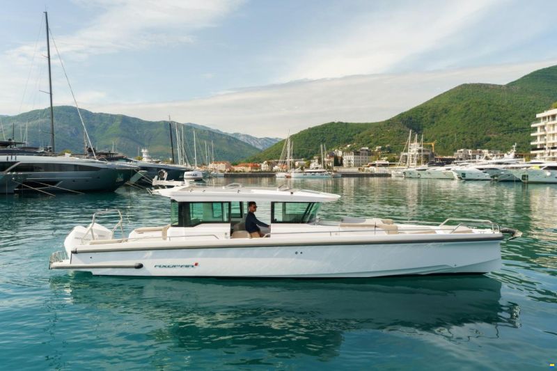 Axopar 37 XC Cross Cabin