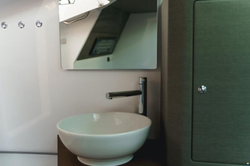 Axopar 37 XC Cross Cabin