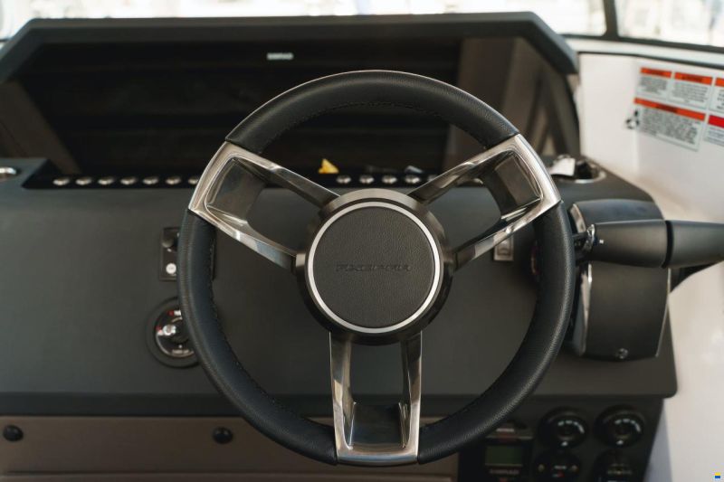 Axopar 37 XC Cross Cabin