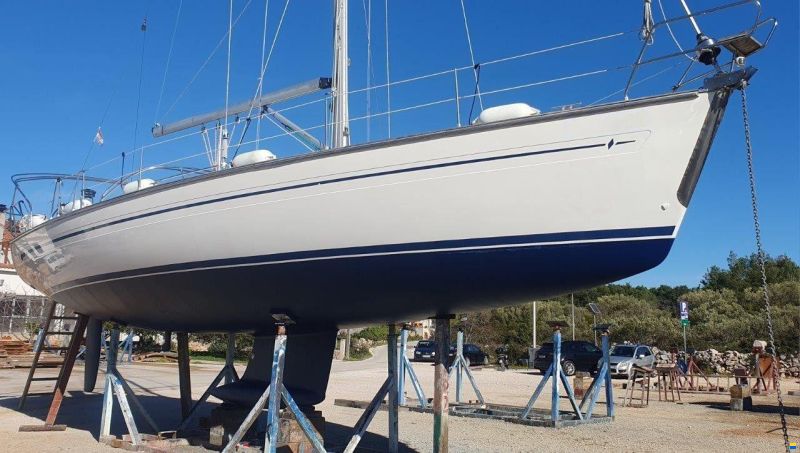 Bavaria 44