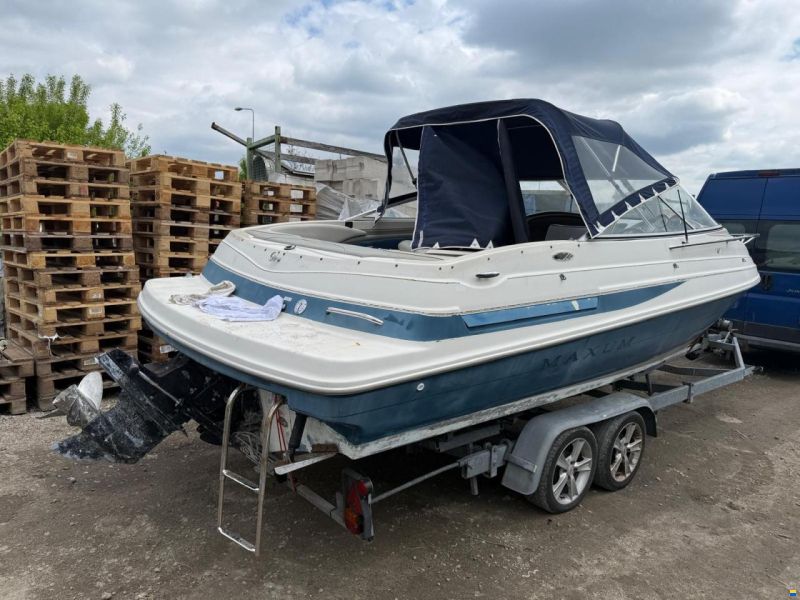 Maxum 2100SC