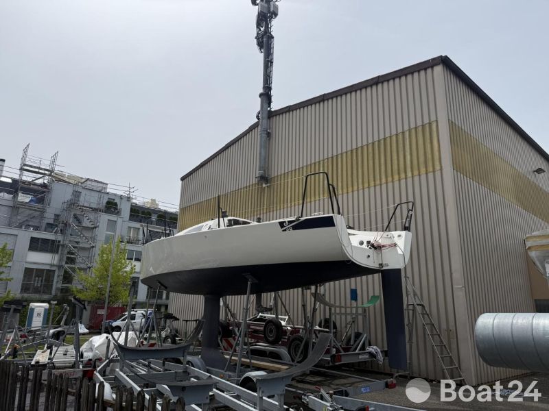 J Boats J/88