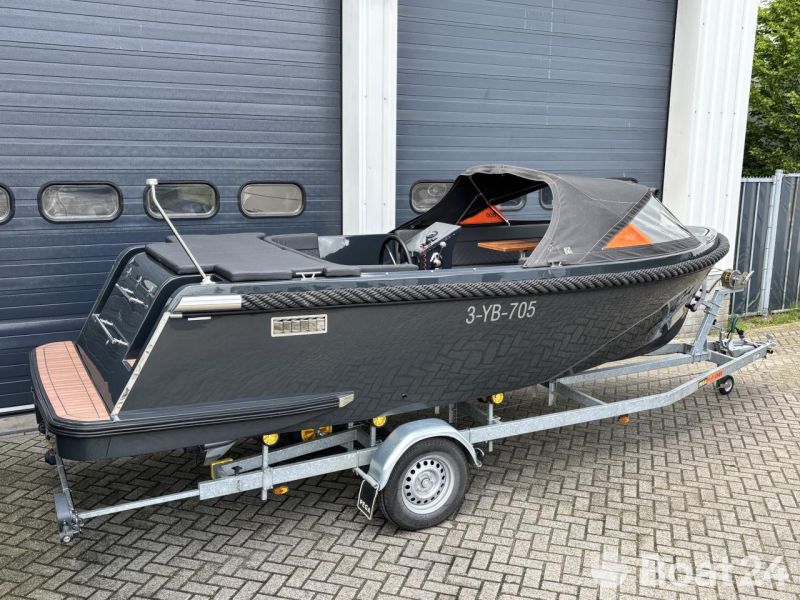 Maxima 600 Tender