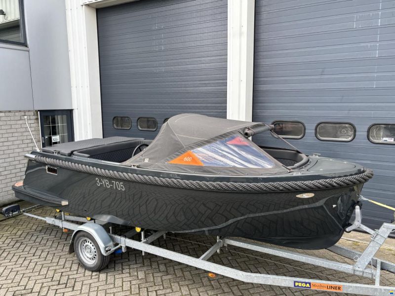 Maxima 600 Tender