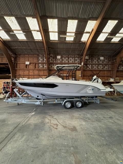 Beneteau Flyer 8 Sundeck V2