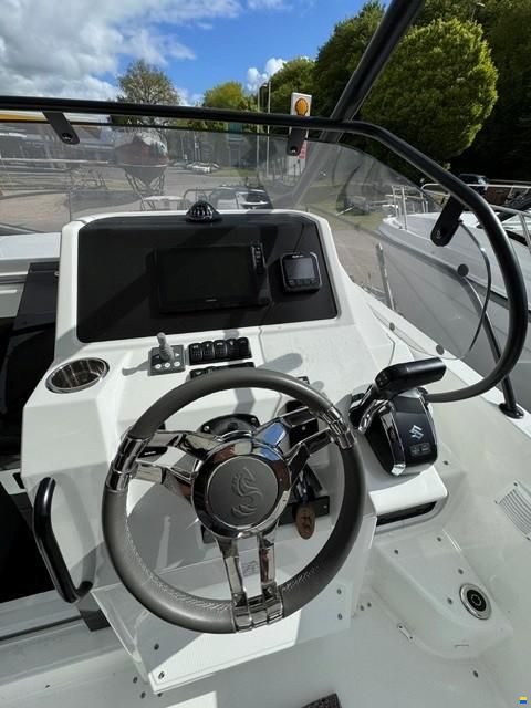 Beneteau Flyer 8 Sundeck V2