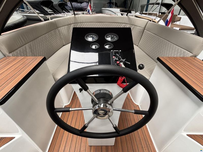 Maxima 630 Tender