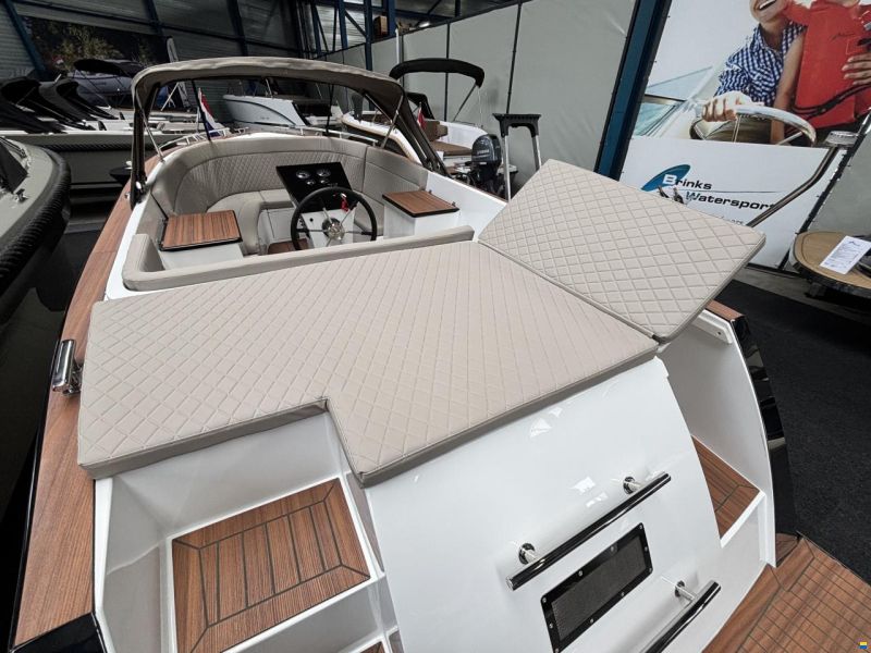Maxima 630 Tender