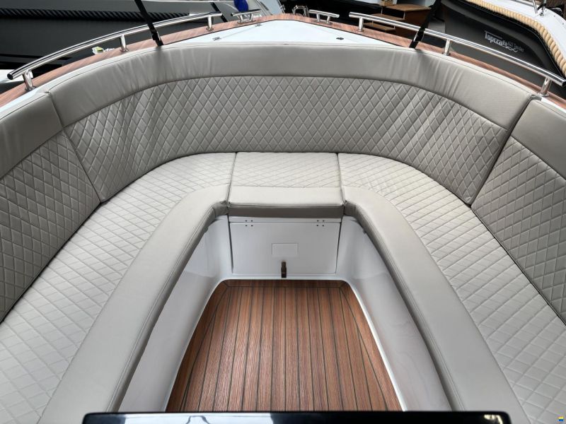 Maxima 630 Tender