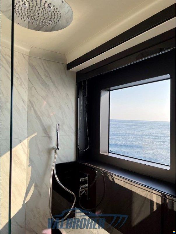 Absolute Navetta 68