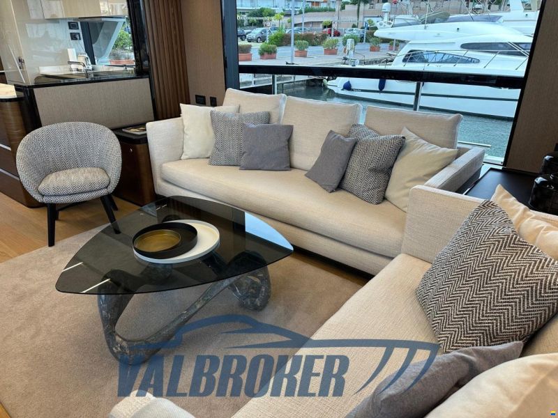Absolute Navetta 68