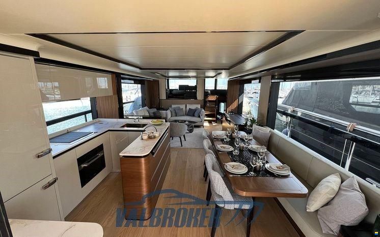 Absolute Navetta 68