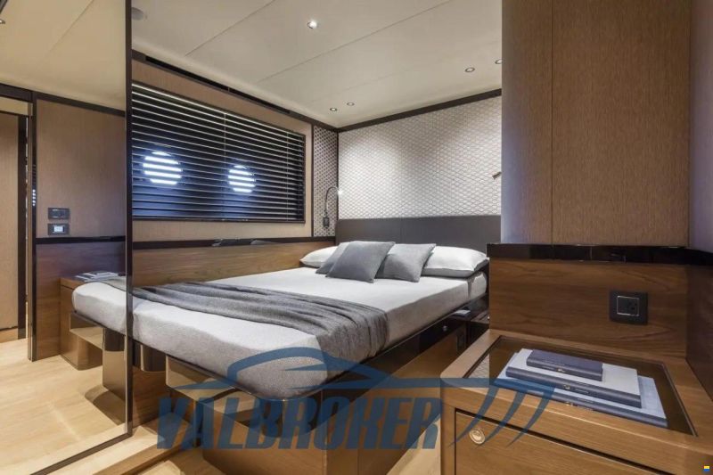 Absolute Navetta 68