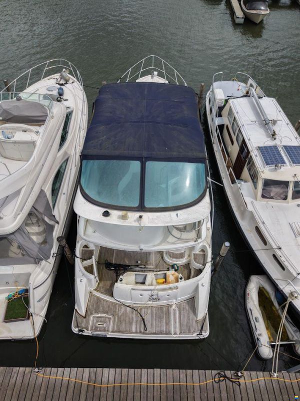Meridian Yachts 391 Sedan