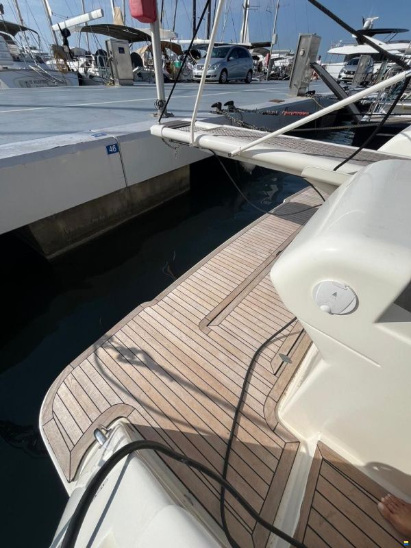 Ferretti 470
