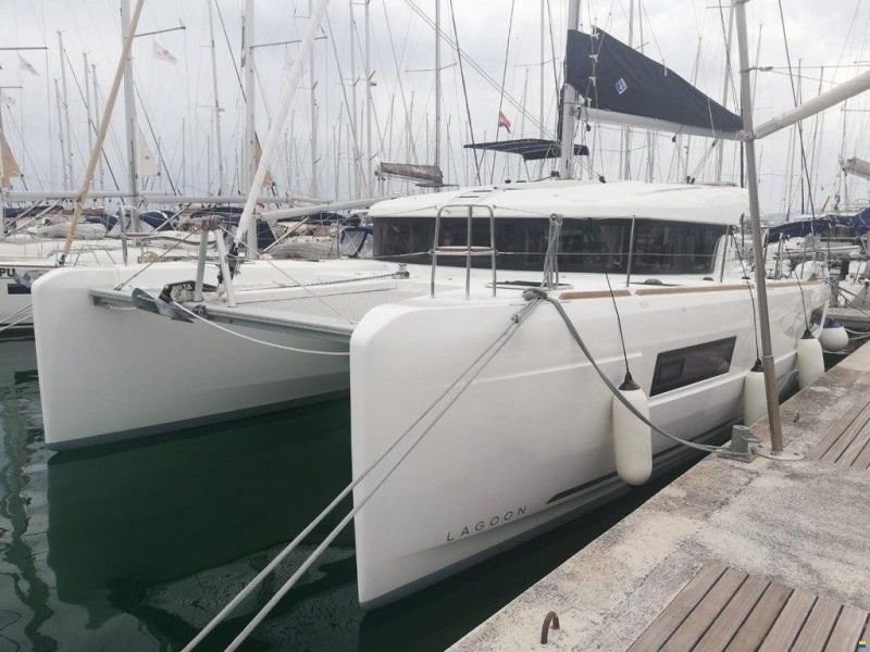 Lagoon 40