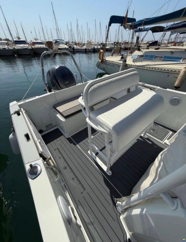 Jeanneau Cap Camarat 6.5 CC