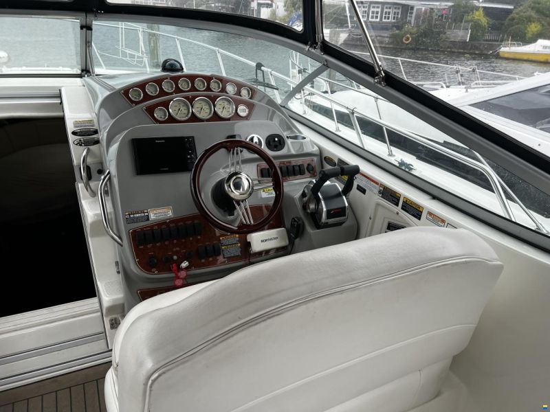 Bayliner 320 Cruiser