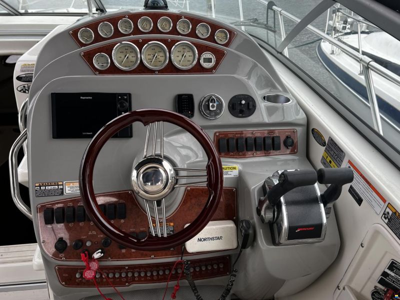 Bayliner 320 Cruiser