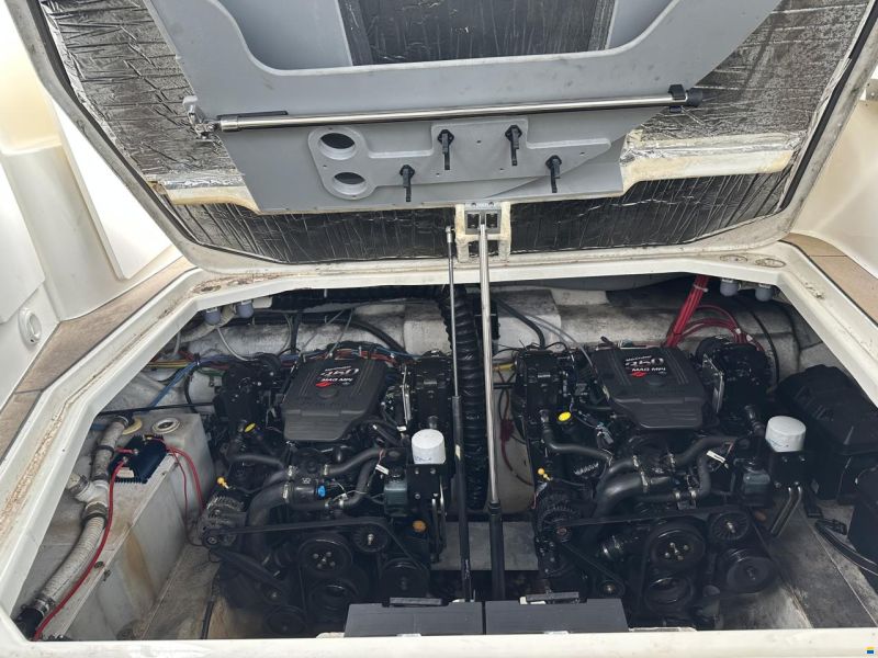 Bayliner 320 Cruiser