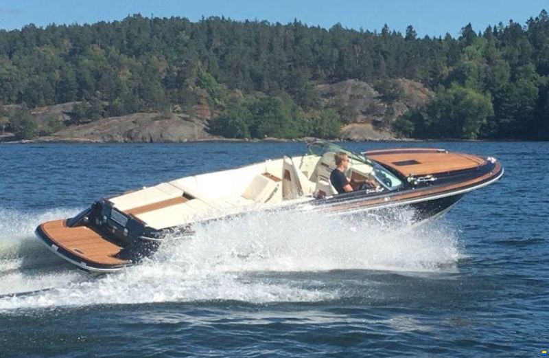 Chris Craft Corsair 27 Heritage