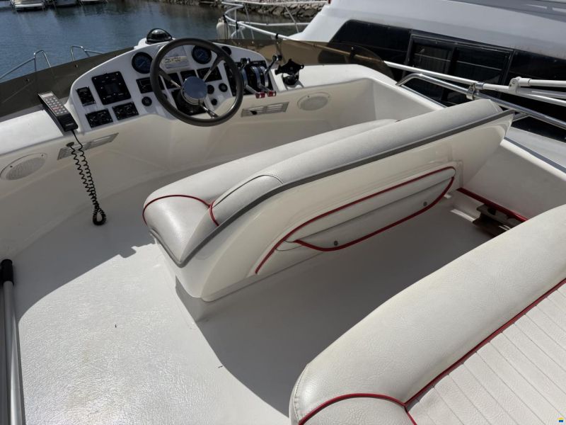 Sealine S310 Flybridge