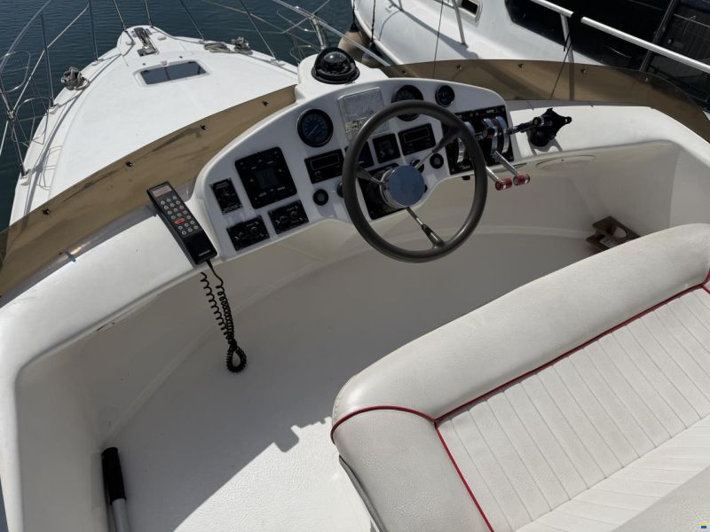 Sealine S310 Flybridge