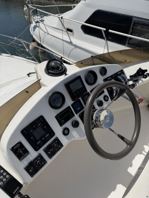 Sealine S310 Flybridge
