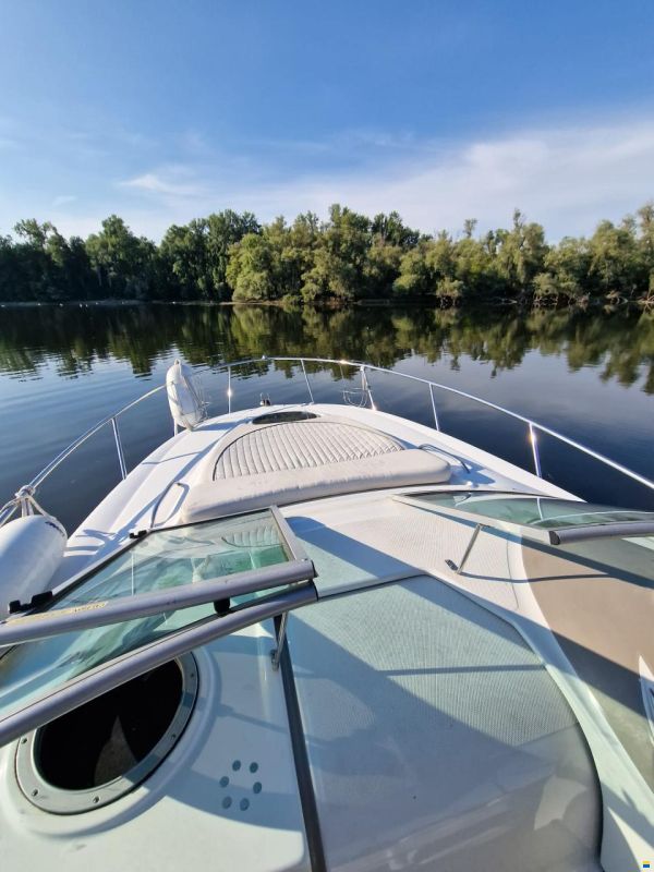 Crownline 250