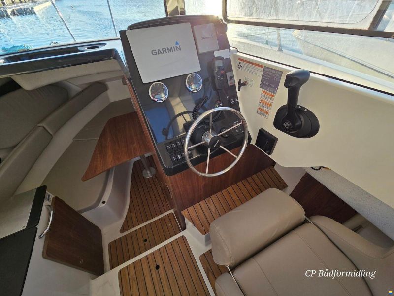 Quicksilver Arvor 810 Pilothouse