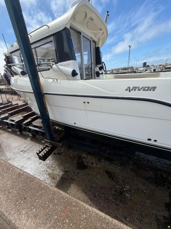Quicksilver Arvor 810 Pilothouse