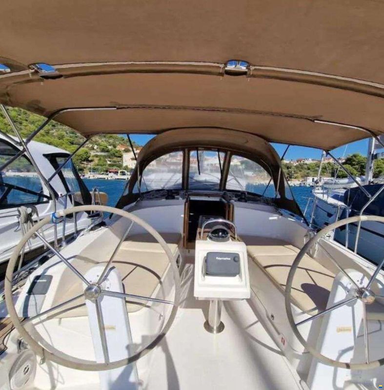 Bavaria 37 CRUISER