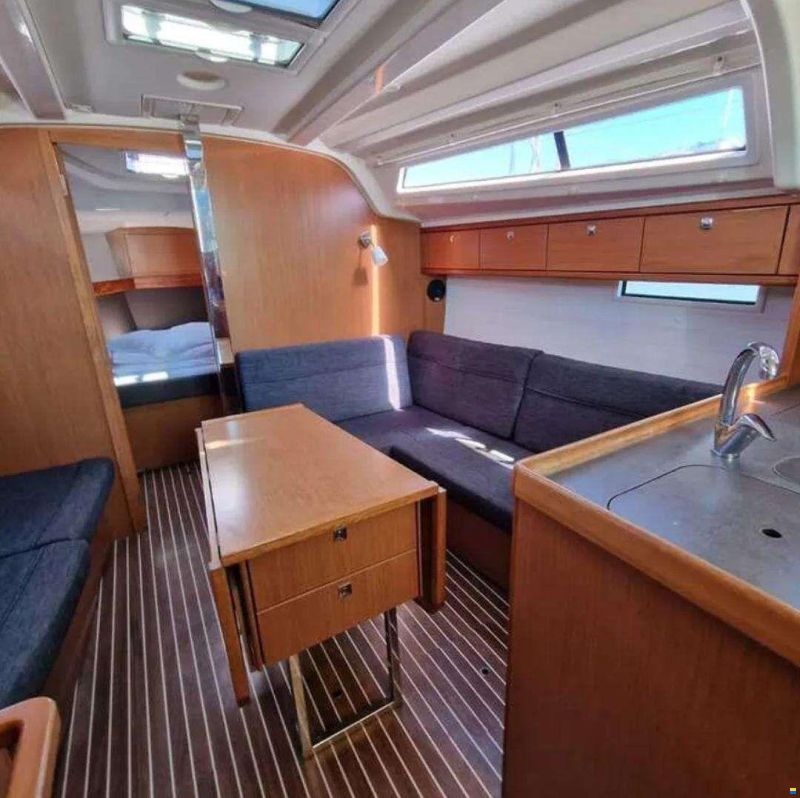 Bavaria 37 CRUISER