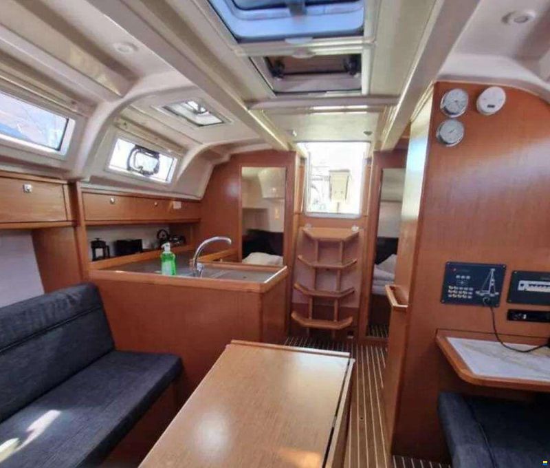 Bavaria 37 CRUISER