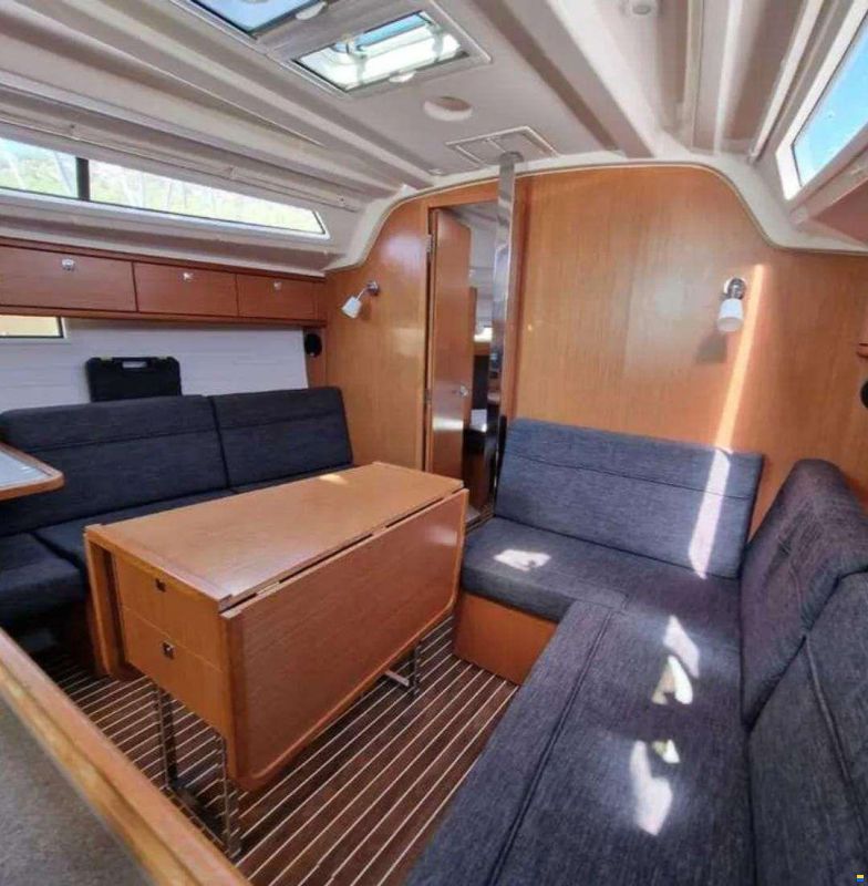 Bavaria 37 CRUISER