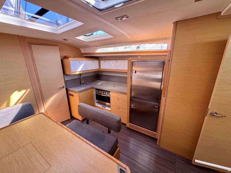 Dufour 470