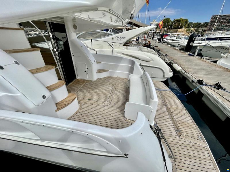 Genesis 37 Flybridge