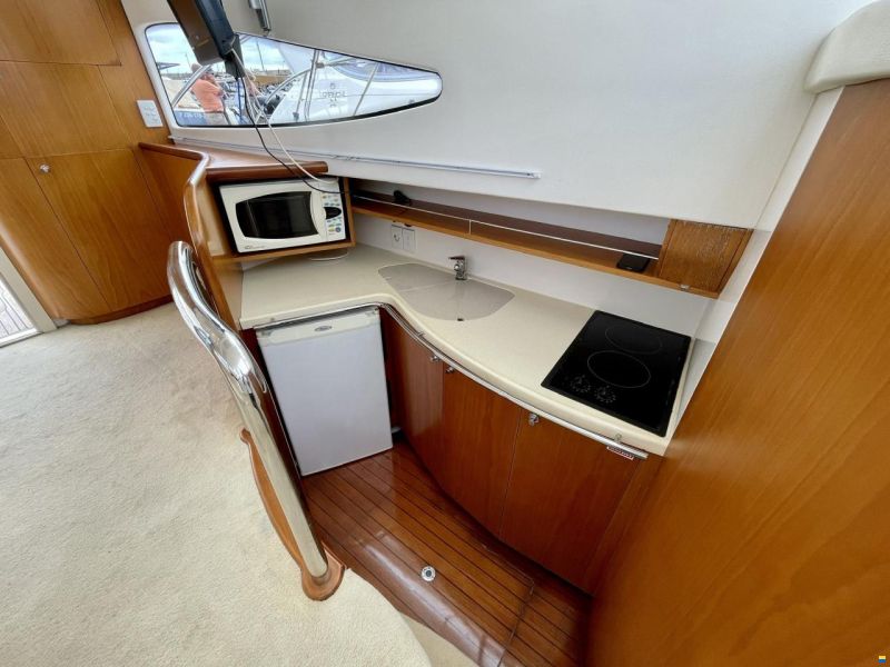 Genesis 37 Flybridge