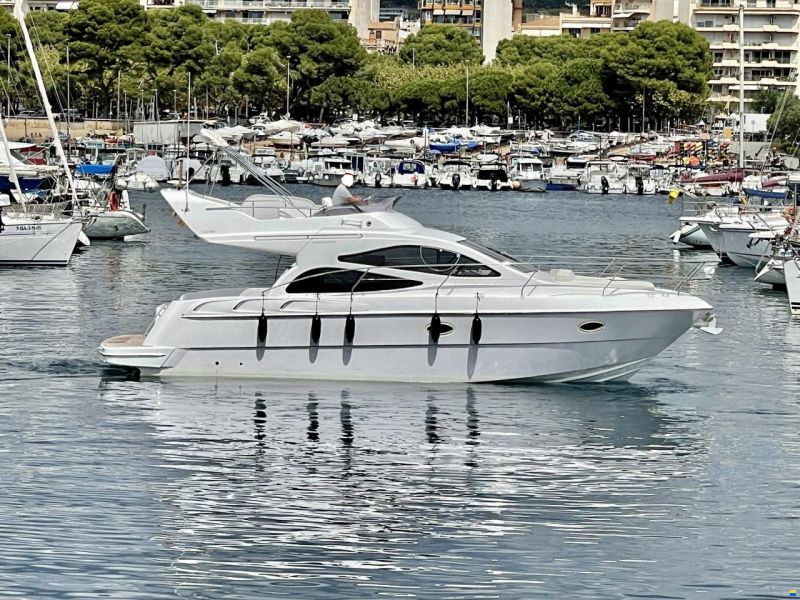Genesis 37 Flybridge