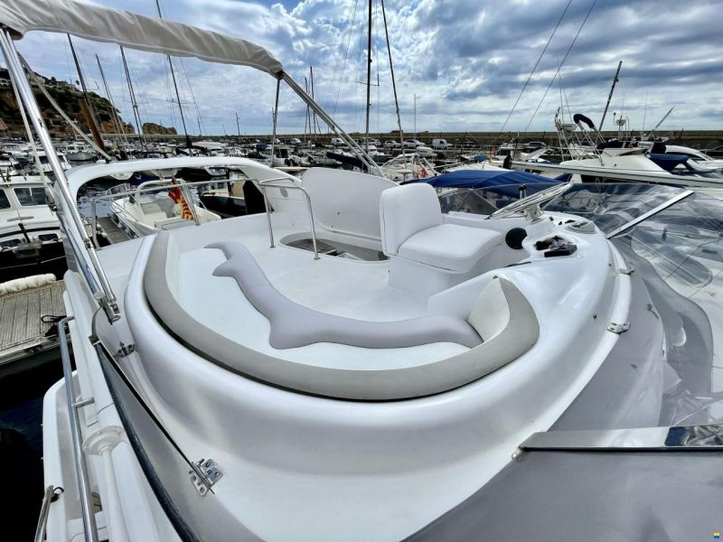 Genesis 37 Flybridge