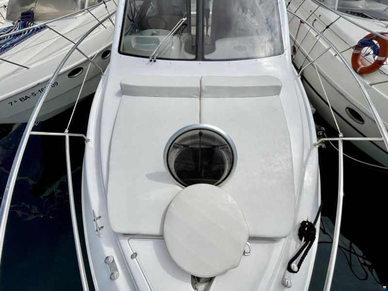Genesis 37 Flybridge