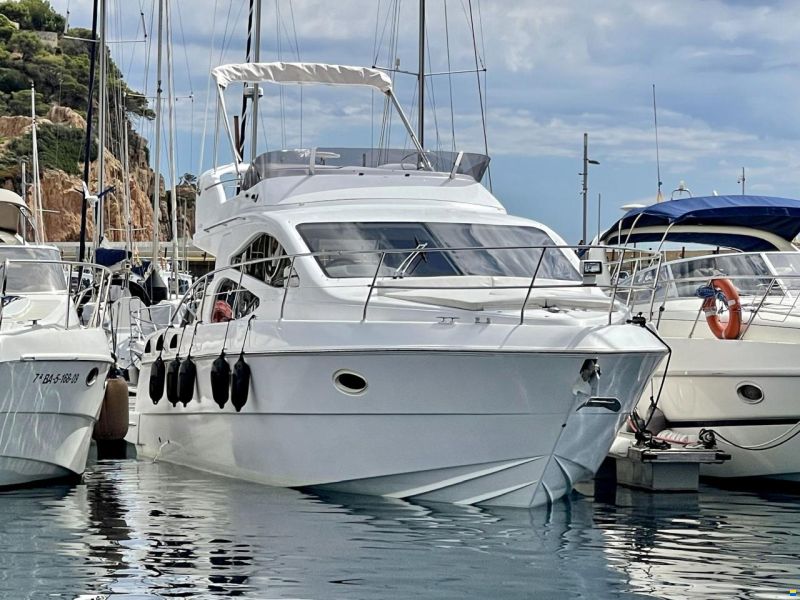 Genesis 37 Flybridge