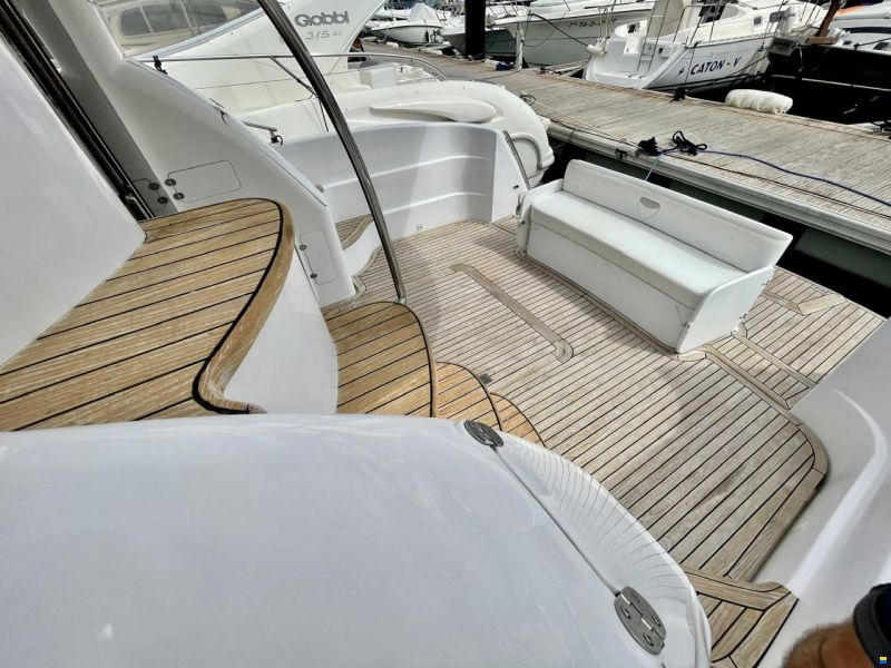 Genesis 37 Flybridge