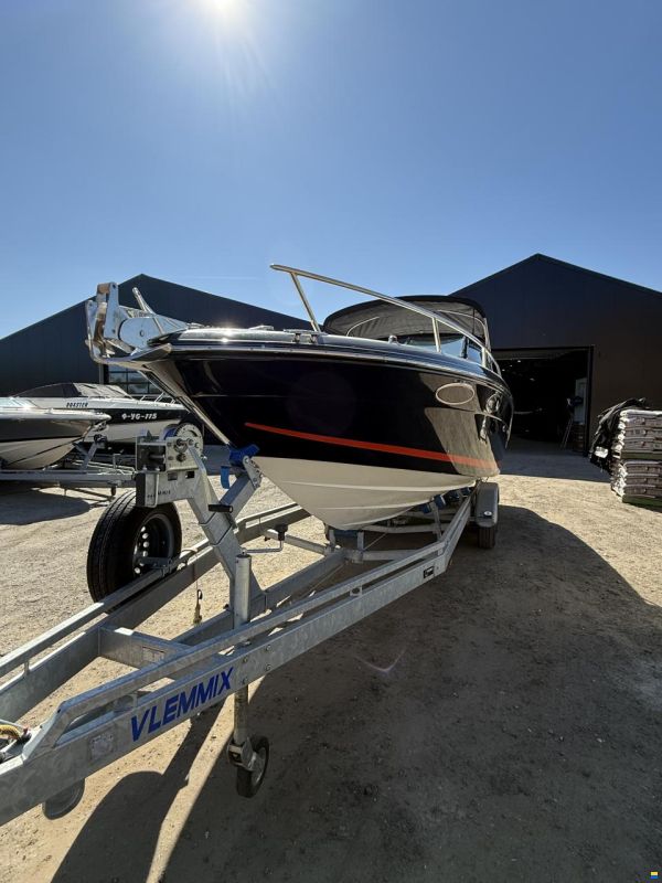 Sea Ray 240 SunSport