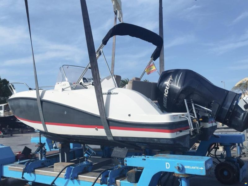 Quicksilver Activ 605 Sundeck