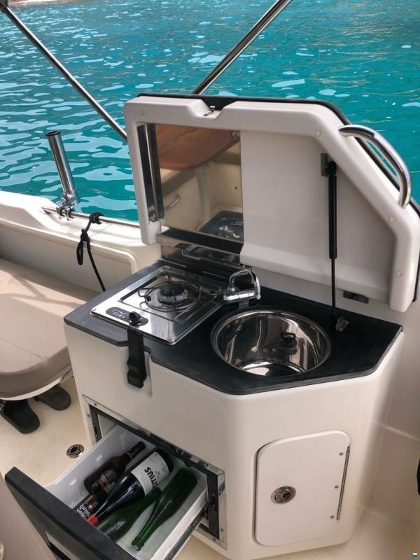 Quicksilver Activ 755 Sundeck