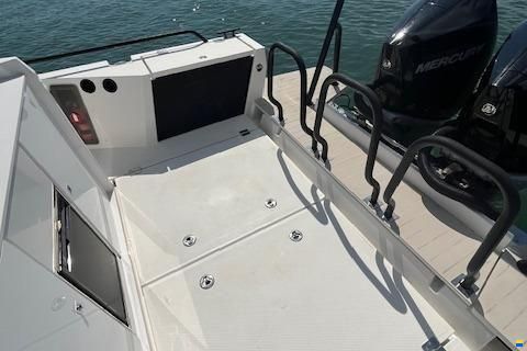 Axopar 37 T-Top
